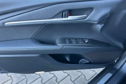 Toyota Camry      2.5 Hybrid     LED